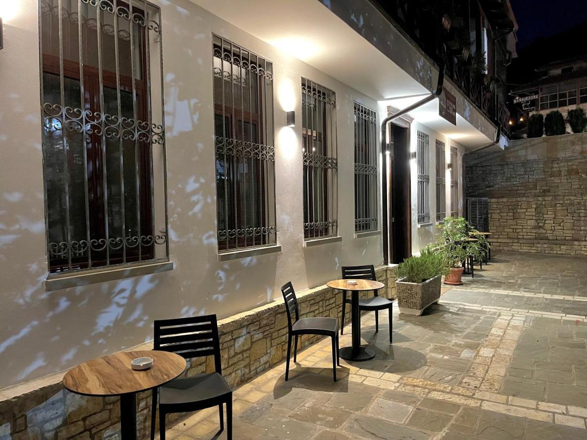 Hotel Bujtina Apsus Berat Exterior foto
